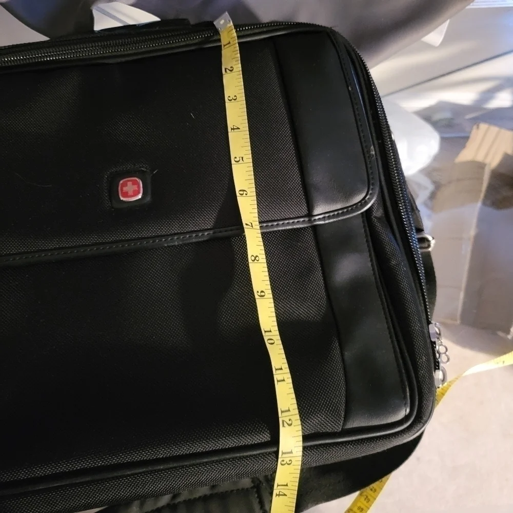 𝅺SWISSGEAR Laptop Bag - Great Condition